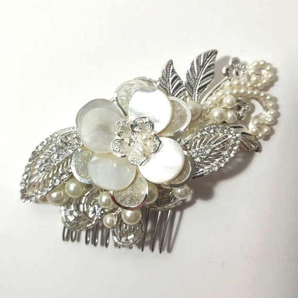 David's Bridal Mother of Pearl Mixed Media Flower Hair Comb STYLE# C9079 - Picture 3 of 11